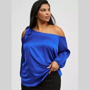 Torrid - Satin Tie Front Off Shoulder Long Sleeve Blouse in Surf the Web Blue‌‌‌